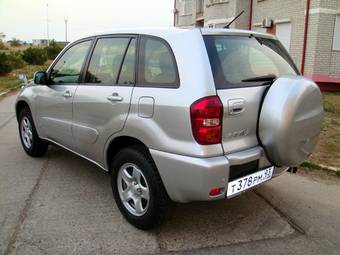 2003 Toyota RAV4 Photos