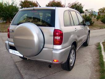 2003 Toyota RAV4 Pictures