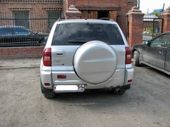 2003 Toyota RAV4 Photos
