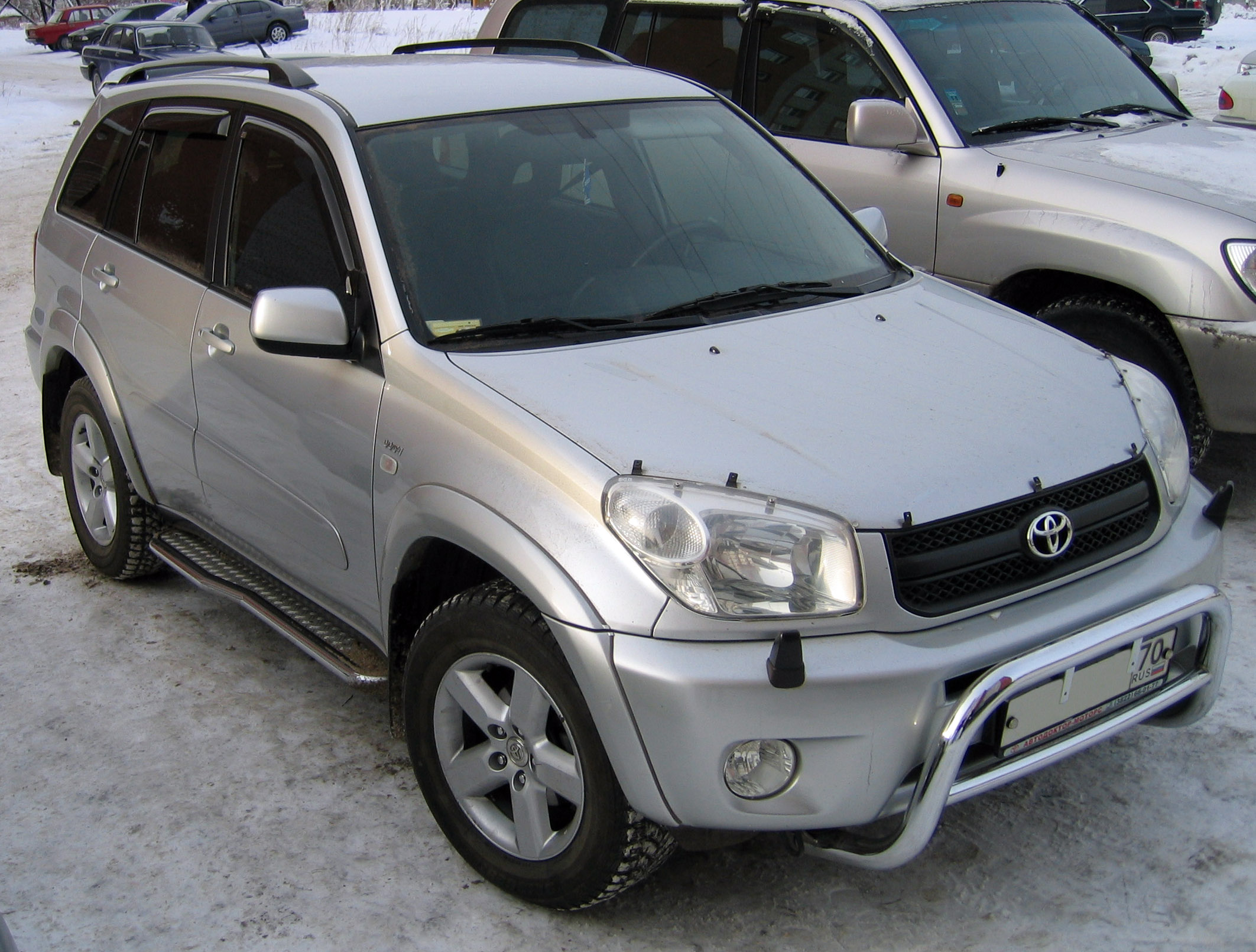 2004 Toyota RAV4 specs: mpg, towing capacity, size, photos