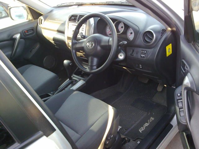 2004 Toyota RAV4