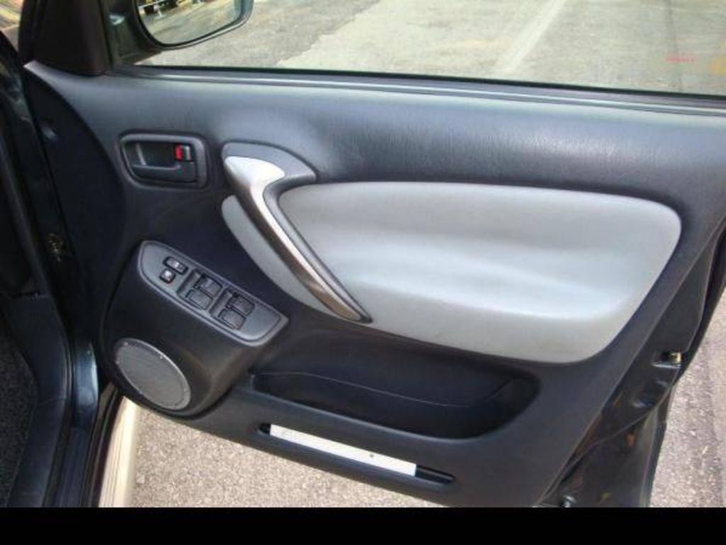 2004 Toyota RAV4