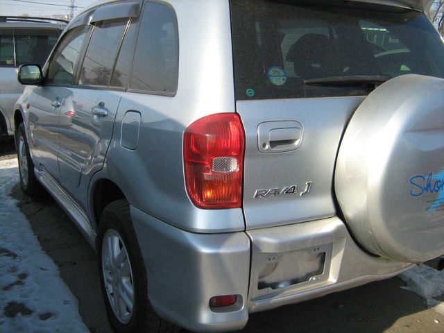 2004 Toyota RAV4