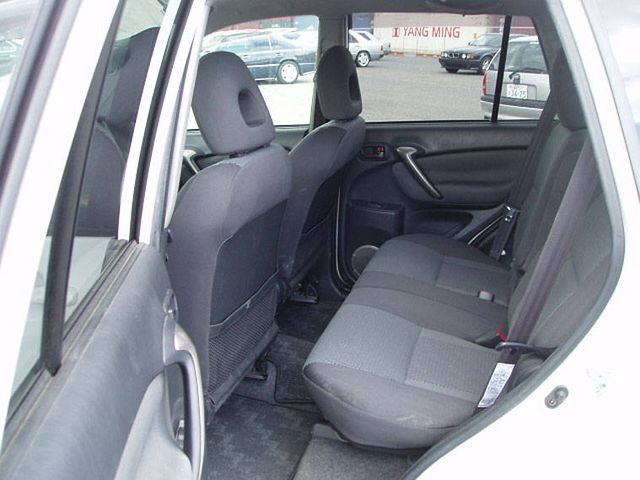2004 Toyota RAV4