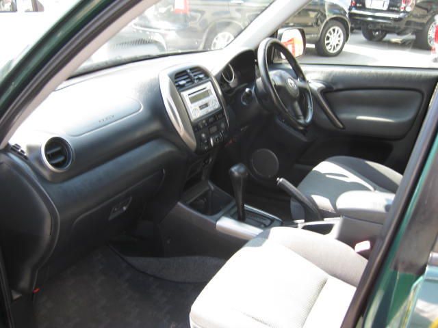 2004 Toyota RAV4