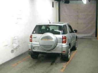2004 Toyota RAV4 Pictures