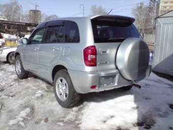 2004 Toyota RAV4 Pictures