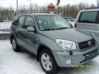 2004 Toyota RAV4 Pictures