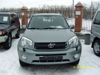 2004 Toyota RAV4 Photos