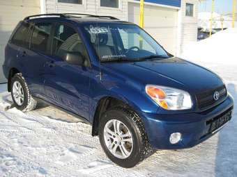 2004 Toyota RAV4 Pictures
