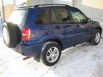 2004 Toyota RAV4 Photos