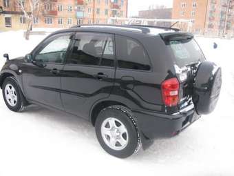 2004 Toyota RAV4 Pictures