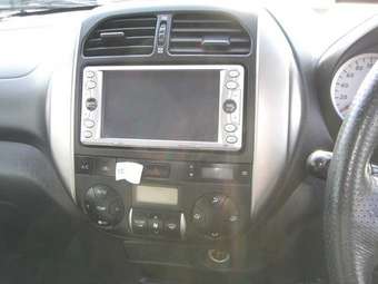 2004 Toyota RAV4 Photos