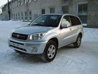 2004 Toyota RAV4 Pics