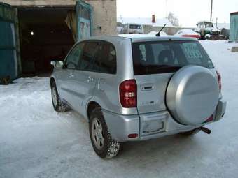2004 Toyota RAV4 Photos