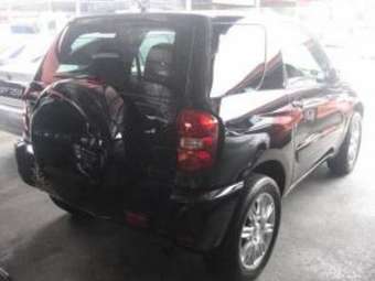 2004 Toyota RAV4 Photos