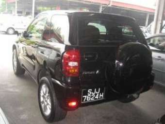 2004 Toyota RAV4 Pictures