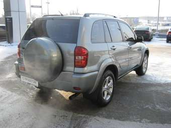 2004 Toyota RAV4 Photos