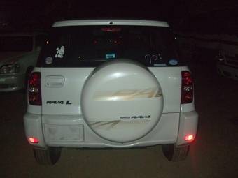 2004 Toyota RAV4 Pics