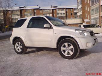 2004 Toyota RAV4 Pictures