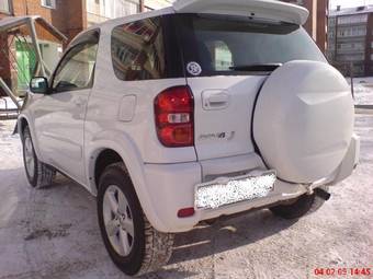 2004 Toyota RAV4 Pictures