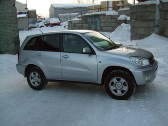 2004 Toyota RAV4 Pictures