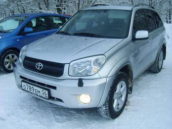 2004 Toyota RAV4 Photos