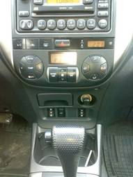 2004 Toyota RAV4 Images