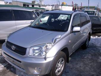 2004 Toyota RAV4 Photos