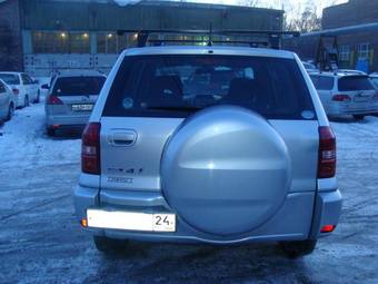 2004 Toyota RAV4 Photos