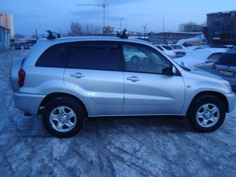 2004 Toyota RAV4 Photos