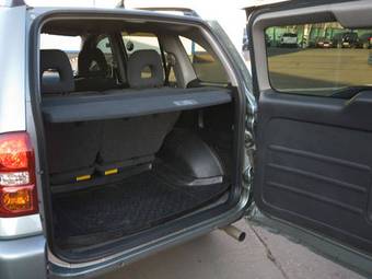 2004 Toyota RAV4 Photos