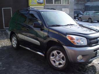 2004 Toyota RAV4 Pictures