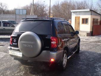 2004 Toyota RAV4 Pictures