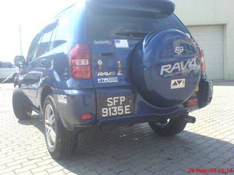 2004 Toyota RAV4 Photos