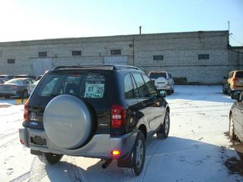 2004 Toyota RAV4 Photos