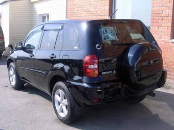 2004 Toyota RAV4 Pictures