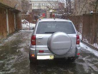 2004 Toyota RAV4 Pictures