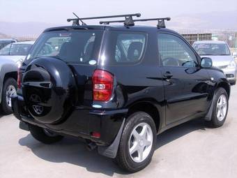 2004 Toyota RAV4 Pictures