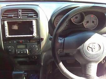 2004 Toyota RAV4 Photos
