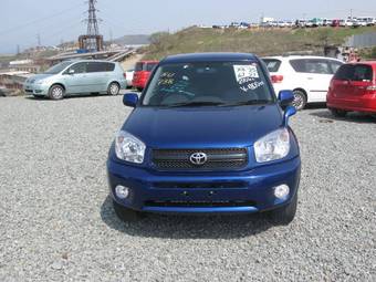 2004 Toyota RAV4 Photos