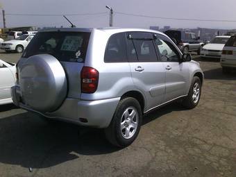 2004 Toyota RAV4 Pictures
