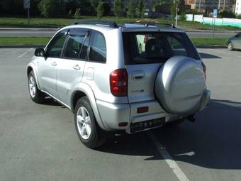 2004 Toyota RAV4 Pictures