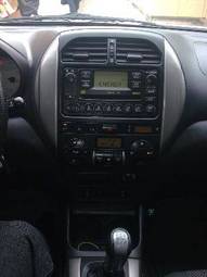 2004 Toyota RAV4 Pictures
