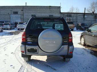 2004 Toyota RAV4 Photos