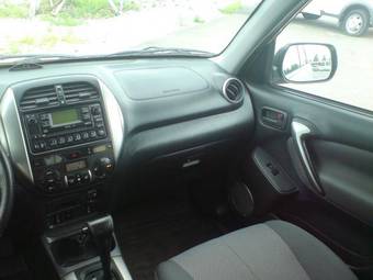 2004 Toyota RAV4 Pics