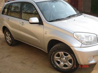 2004 Toyota RAV4 Photos