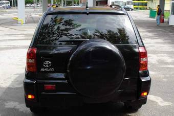 2004 Toyota RAV4 Photos