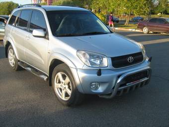 2004 Toyota RAV4 Photos