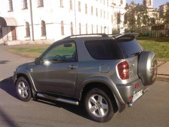 2004 Toyota RAV4 Pictures
